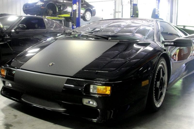 Instant custom paint makeover on a Lamborghini Diablo SV