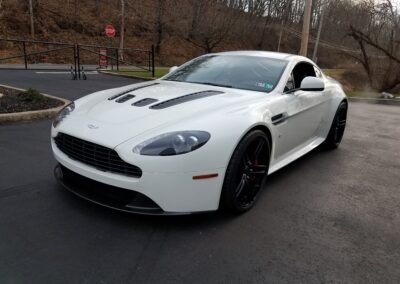 Aston Martin V12 Vantage